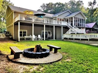 515 Dogwood Dr, Bracey, VA 23919