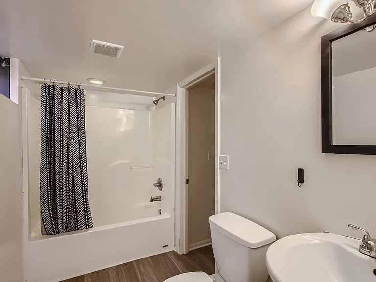 Basement full bathroom