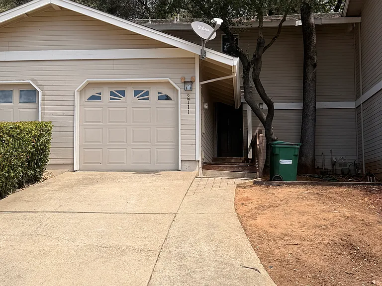 2711 Hopi Ct — Photo 1