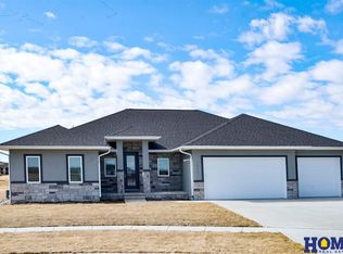 10241 Moonlight Bay, Lincoln, NE 68527