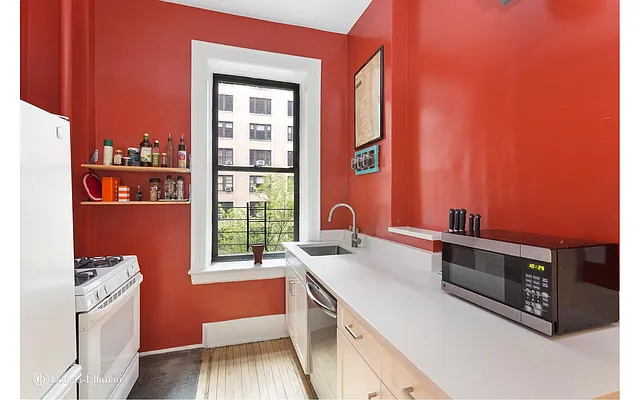 Rented by Douglas Elliman | media 17