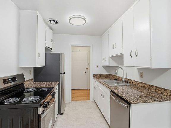 2nd image of 1960 California St APT 23
