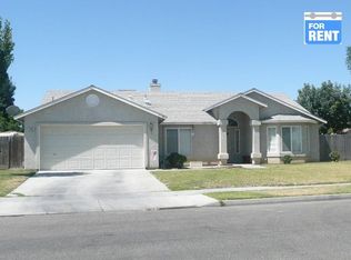 799 Daphne Ln, Lemoore, CA 93245