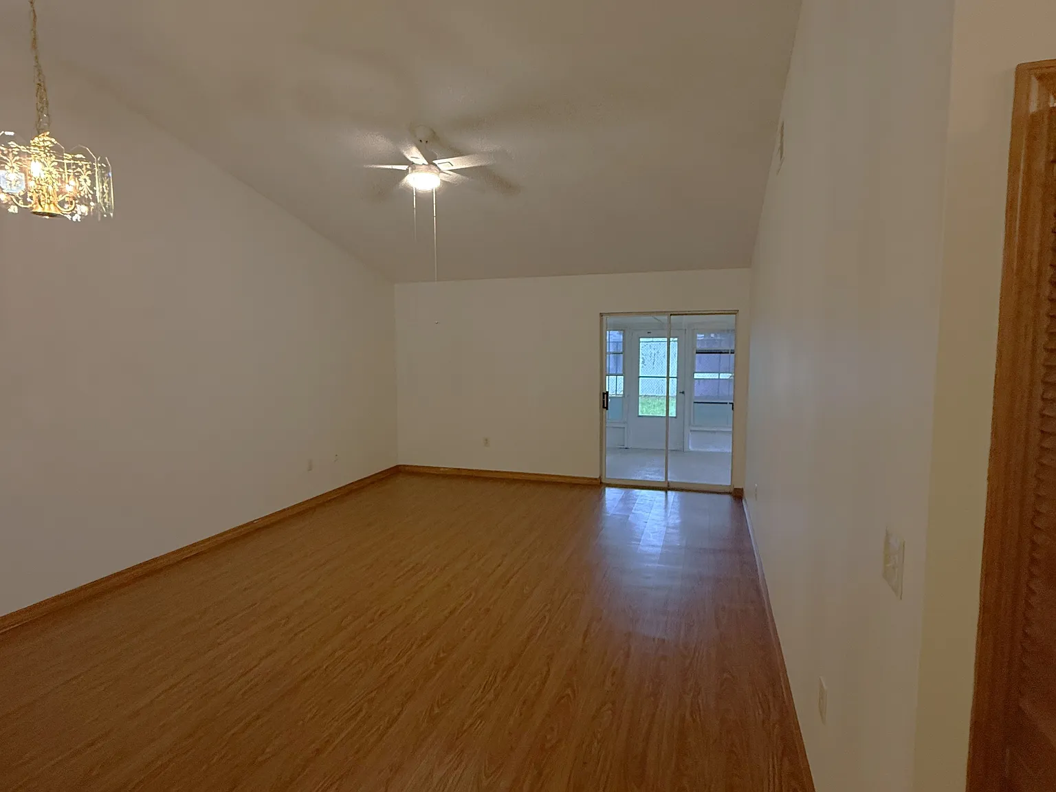 3249 Villaway - 1 — Photo 3