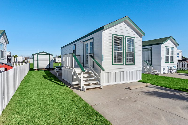 1st image of 225 Saint Kitts Calle Rv Wall St