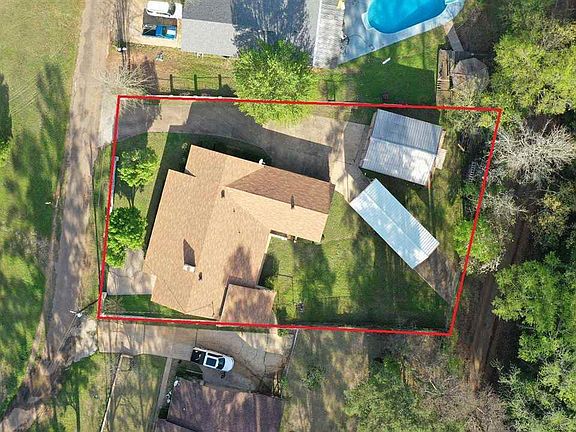 2nd image of 108 Lakeside Dr