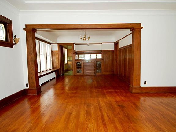 4th image of 4443 N Oakland Ave