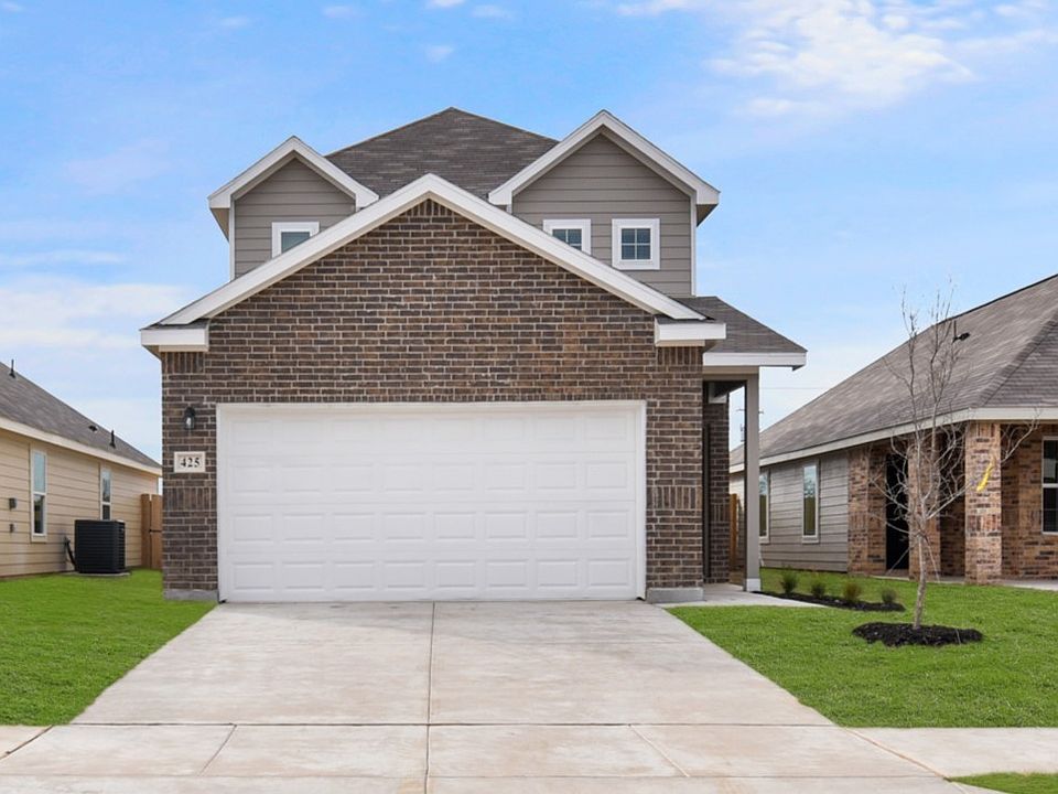 1st image of 425 Woodhouse Way