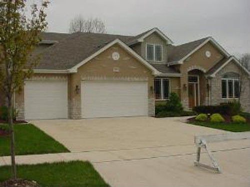 2nd image of 19915 Berkshire Dr