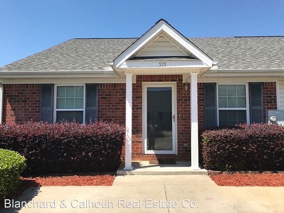 2nd image of 555 Edgecliff Ln