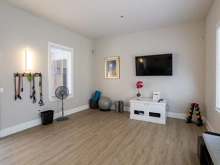 de Tolosa Ranch Apartments — Photo 37