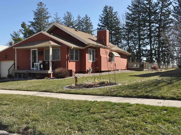 125 S Walnut St, Carroll, IA 51401