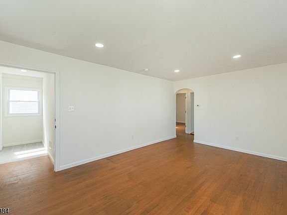 3rd image of 50 Birch St