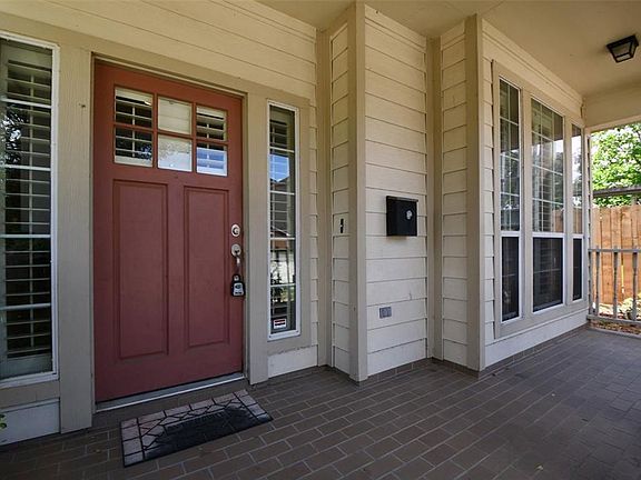 2nd image of 919 Fisher St #D