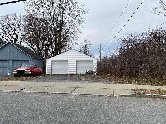 2nd image of 1810 Foster Ave #1812