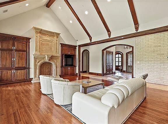 5th image of 3148 Brookhollow Dr