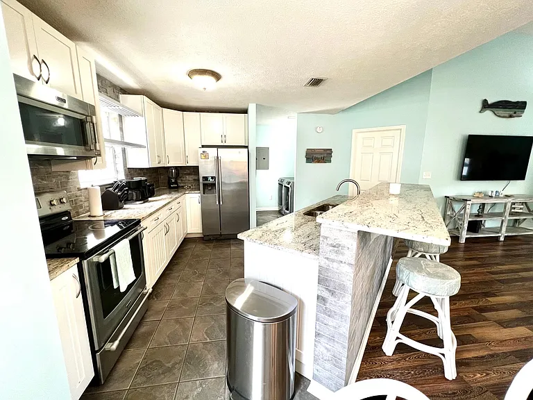21428 Marlin Ave — Photo 6