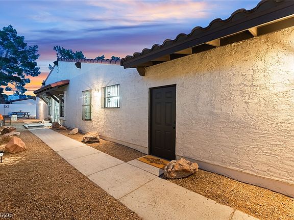 3rd image of 4214 Whippoorwill Cir