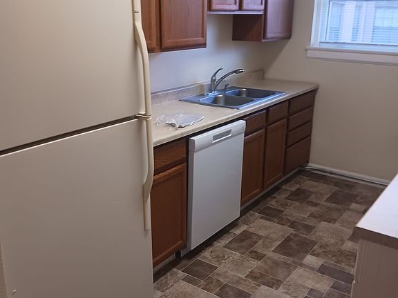 4th image of 314 3rd St N #223