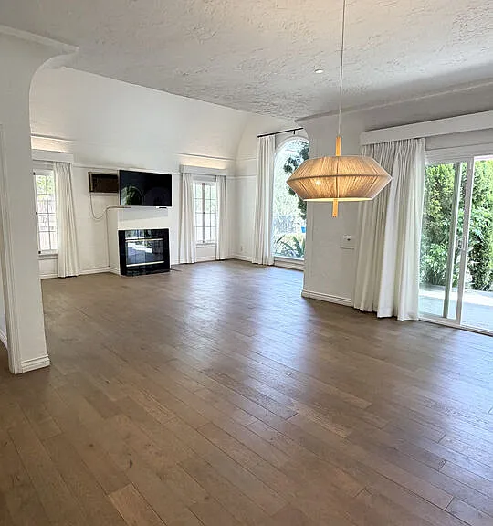 459 S Holt Ave — Photo 6