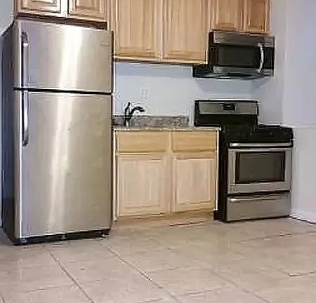 3rd image of 503 W 176th St #B2
