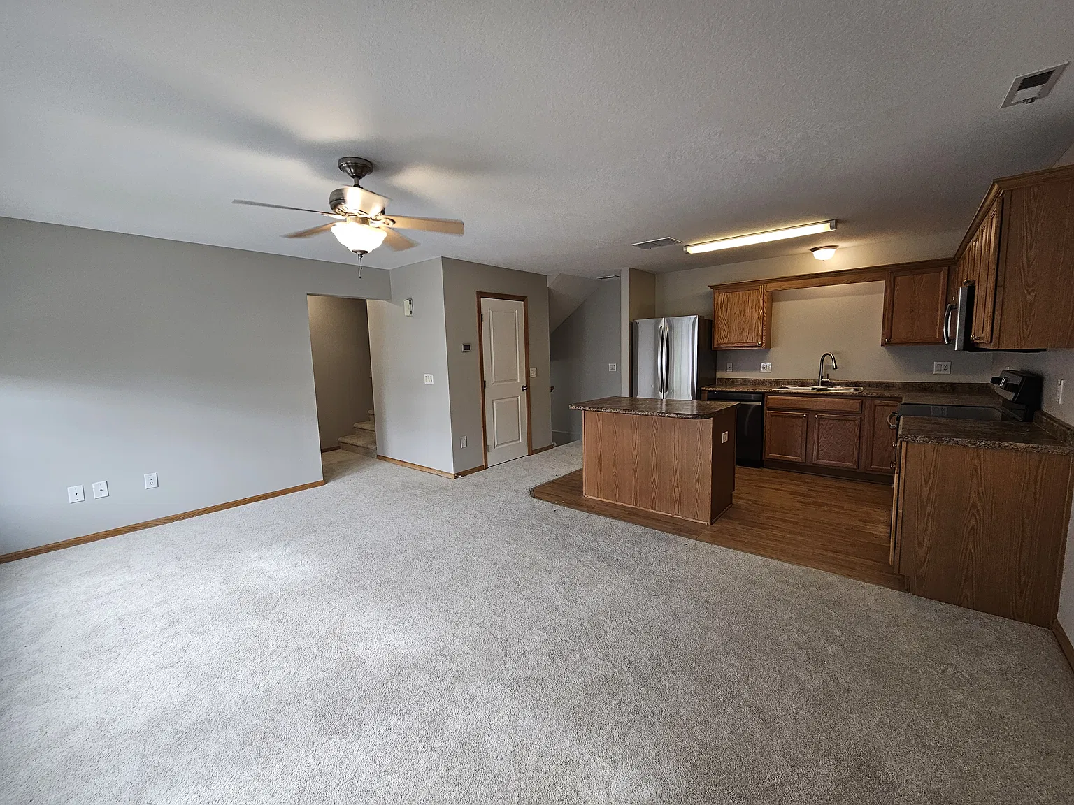 2 bed, 1056 sqft, $1,495 — Photo 2