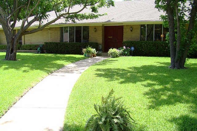 1st image of 3937 Vinecrest Dr