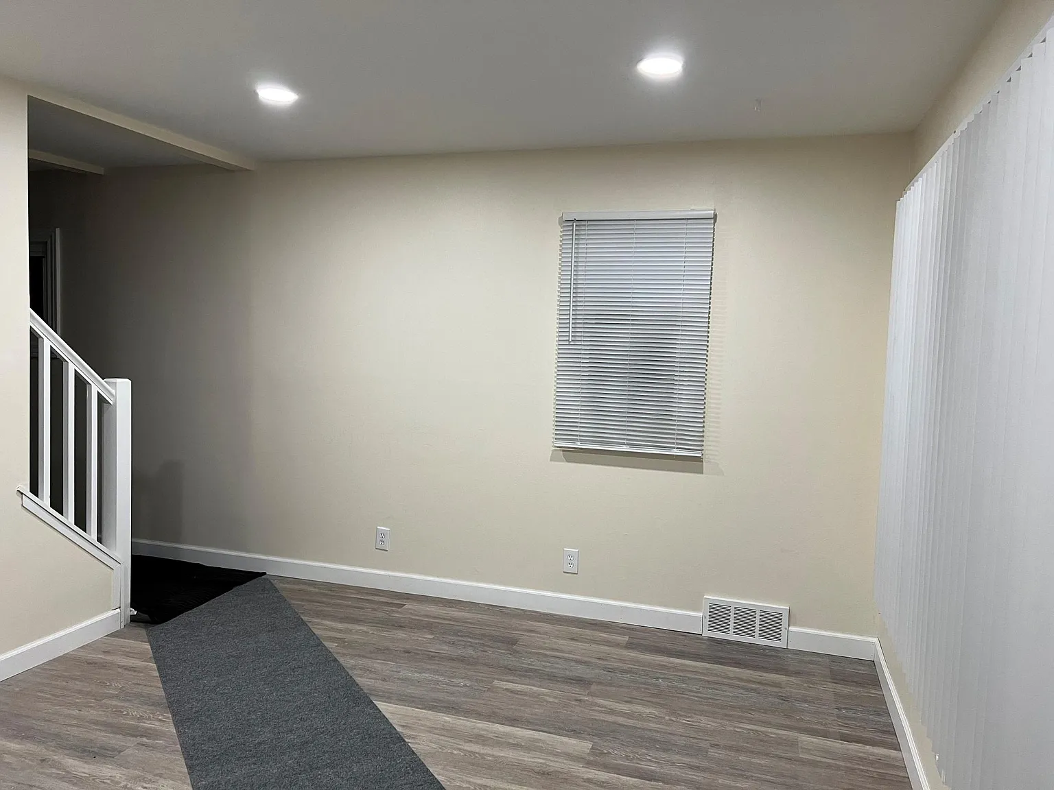 2 bed, 1000 sqft, $1,600 — Photo 4