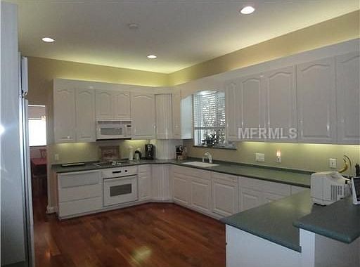 3rd image of 5005 W Dickens Ave