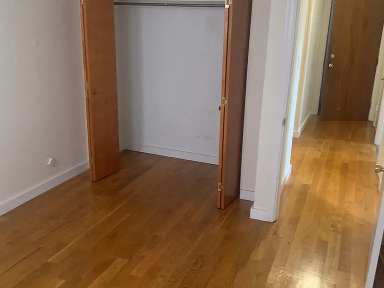 37 Davis Sq — Photo 8