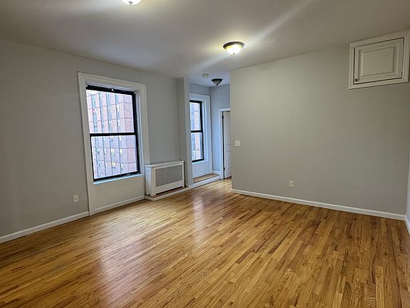 4th image of 210 W 94th St APT 6C