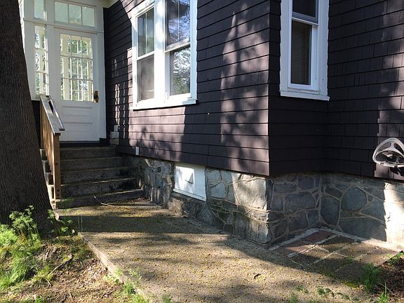 2nd image of 8 Warren Ave Floor 1