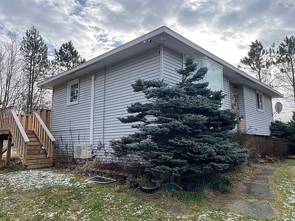 3rd image of 137 Hills Rd