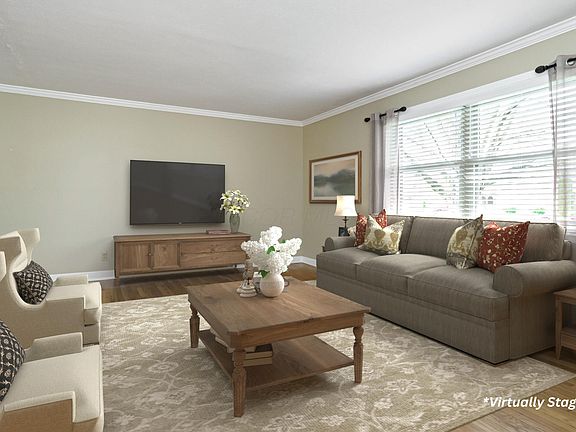 3rd image of 4818 Larwell Dr