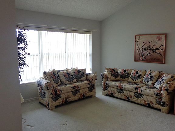 3rd image of 302 Jamaica Blvd