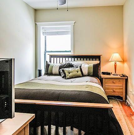 3rd image of 625 W Arlington Pl #1/22N