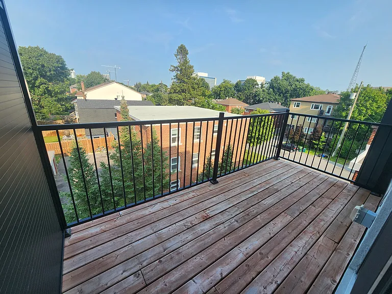 689 Churchill Ave N — Photo 6