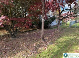 1975 Herbert Ave, Hellertown, PA 18055