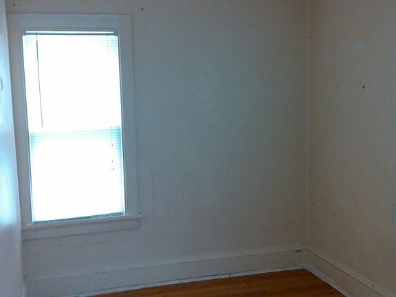 5th image of 1108 E Clarke St