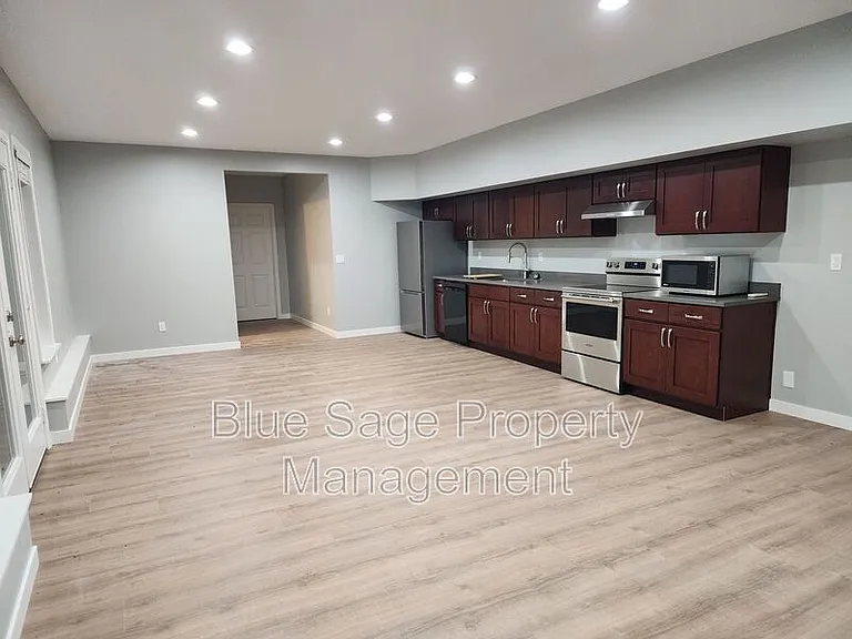 1965 Baker View Dr — Photo 31