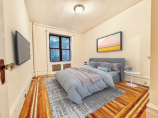 2nd image of 165 W 83rd St APT 54
