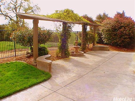 5th image of 2275 Muratura Way