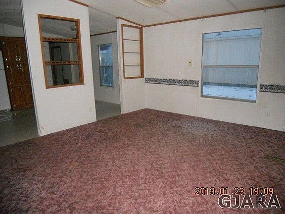 2nd image of 2820 N Niagara Cir