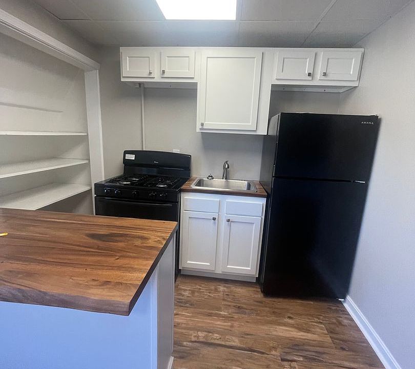 1st image of 5960 Wellesley Ave APT 7