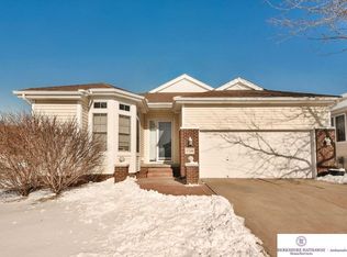 17216 Walnut Plz, Omaha, NE 68130