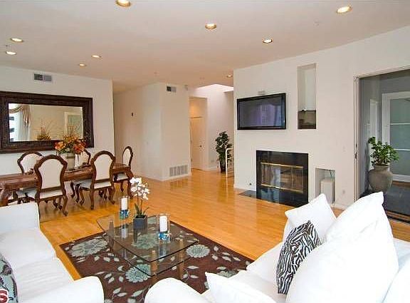 4th image of 401 California Ave APT 5