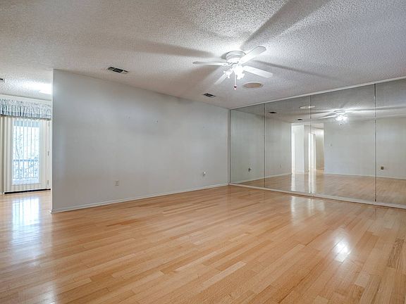 4th image of 122 Creekview Dr
