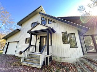 533 Cayuga Dr, Tobyhanna, PA 18466