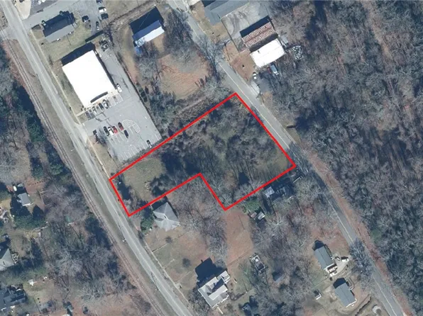 310 S Main St, Belton, SC 29627