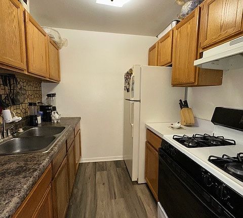4th image of 560 Mesa Dr APT 206